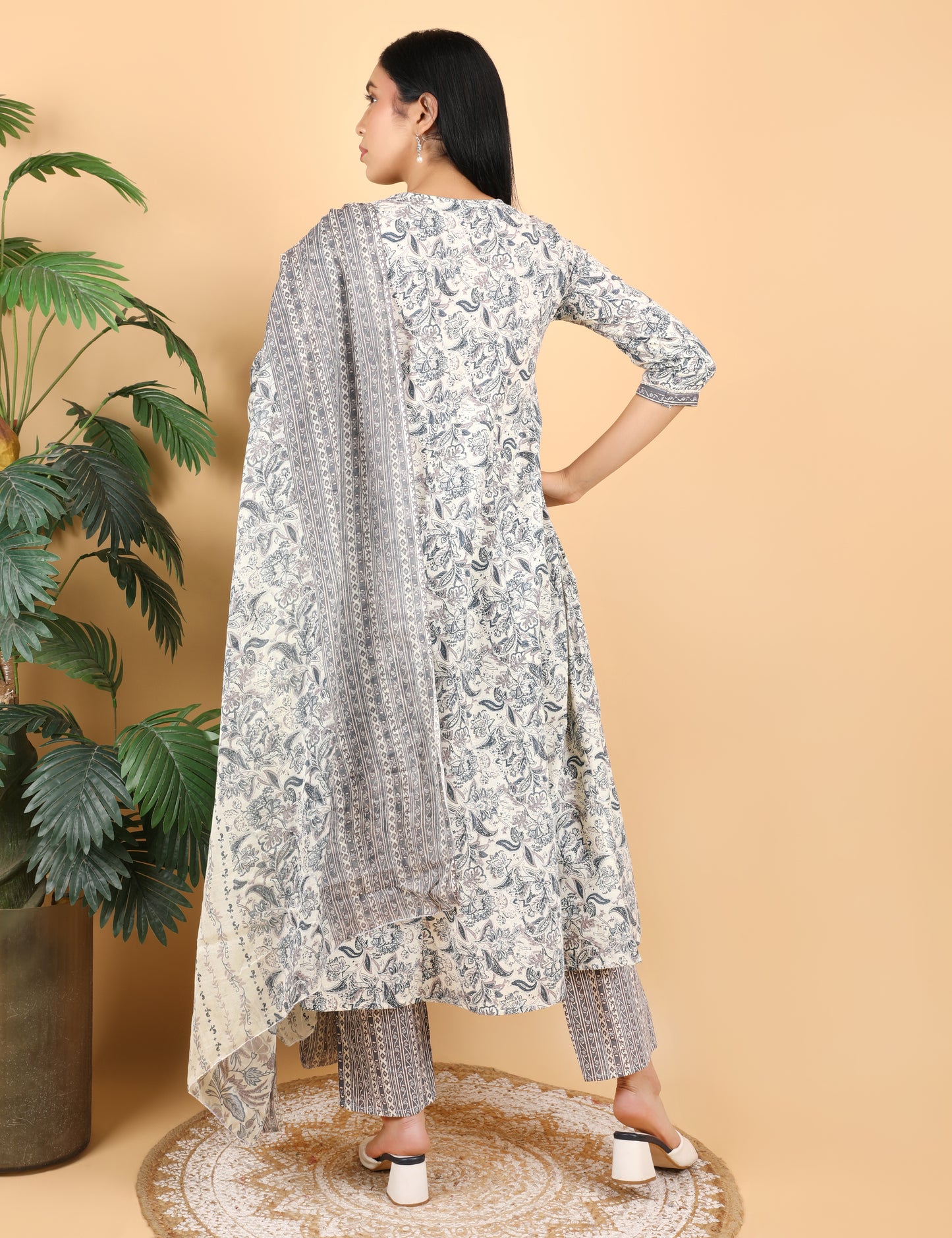 OFF-WHITE COTTON ANARKALI WITH MULMUL DUPATTA