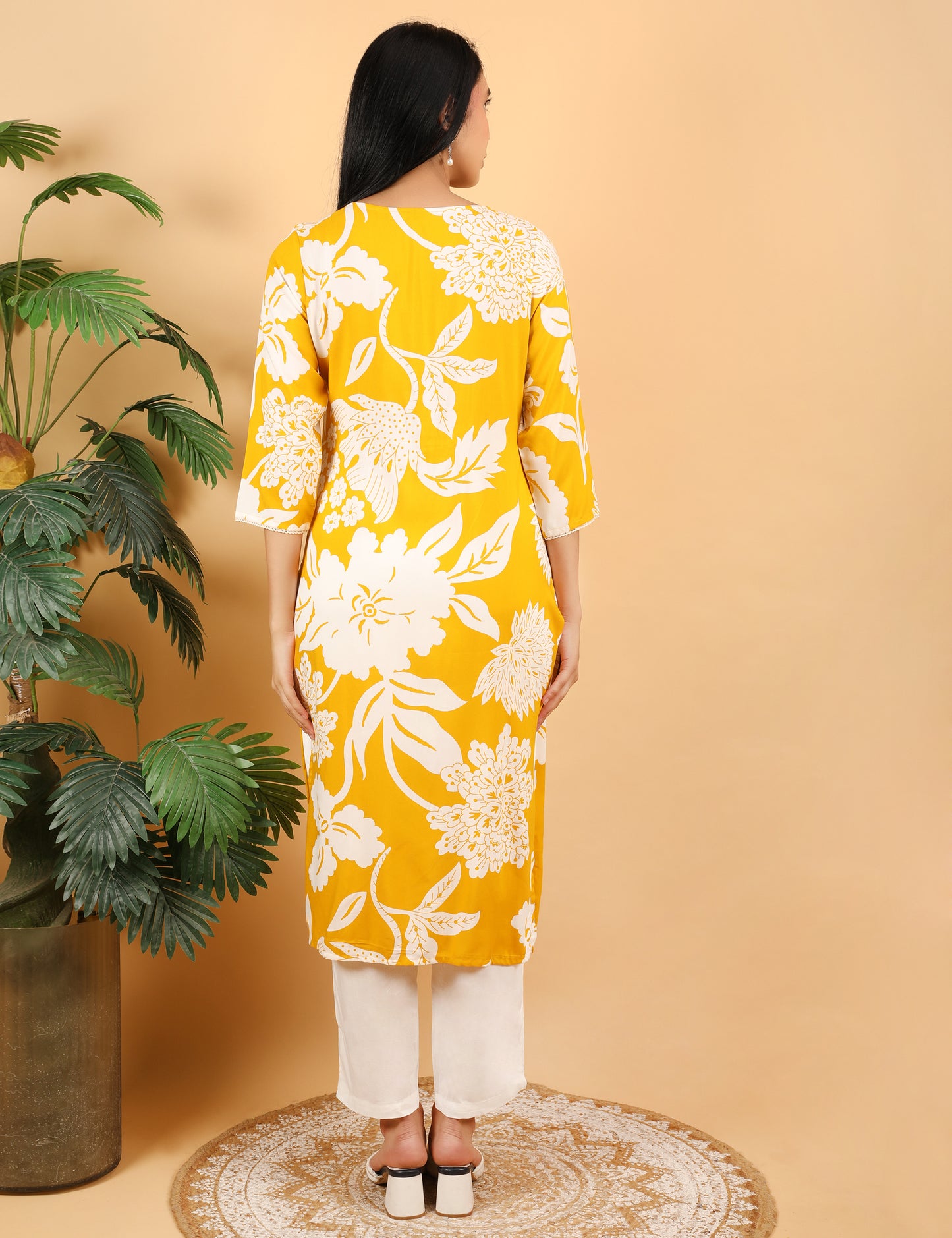 Cotton Chikankari Embroidered Kurti