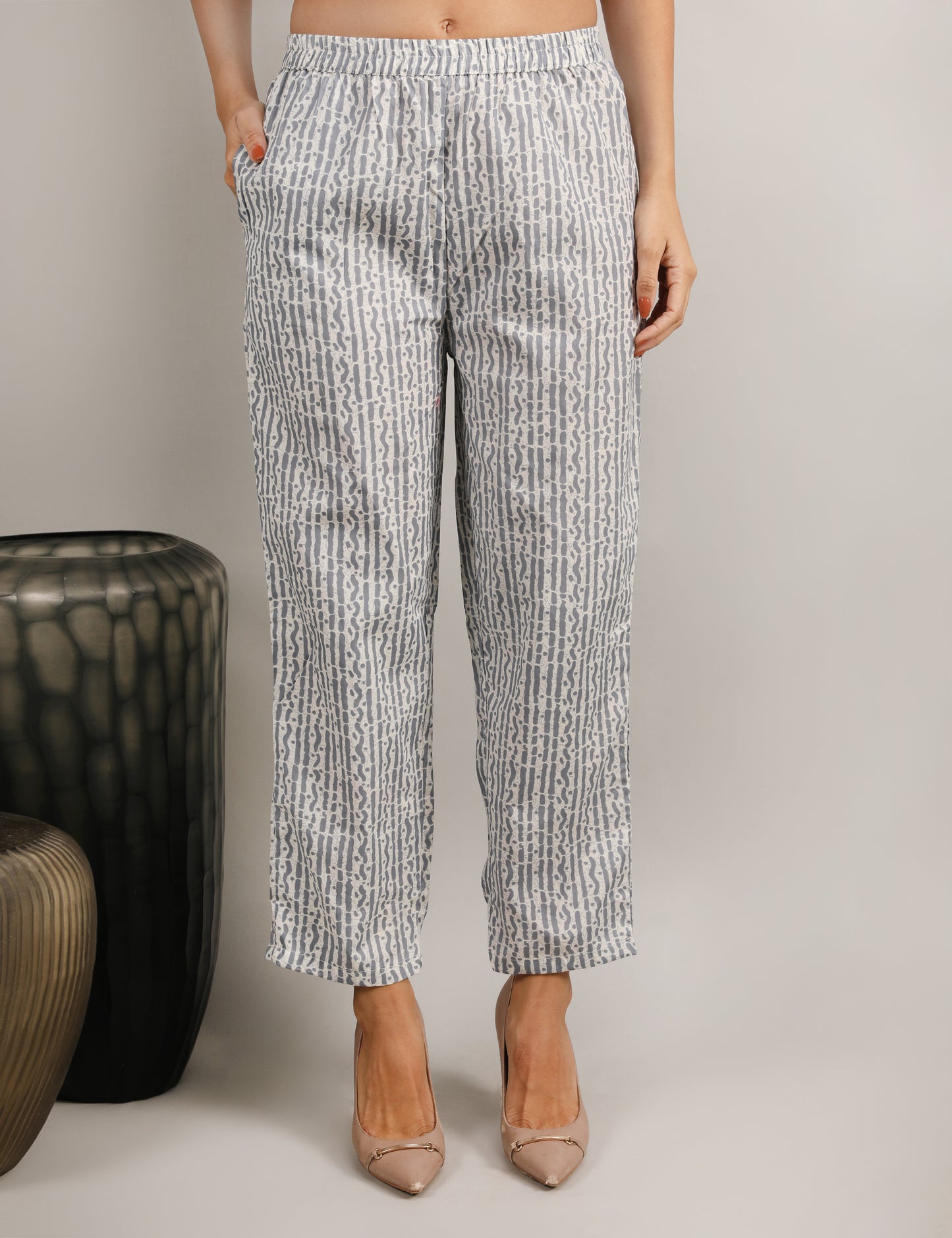 GREY COTTON PRINT STRAIGHT SUIT