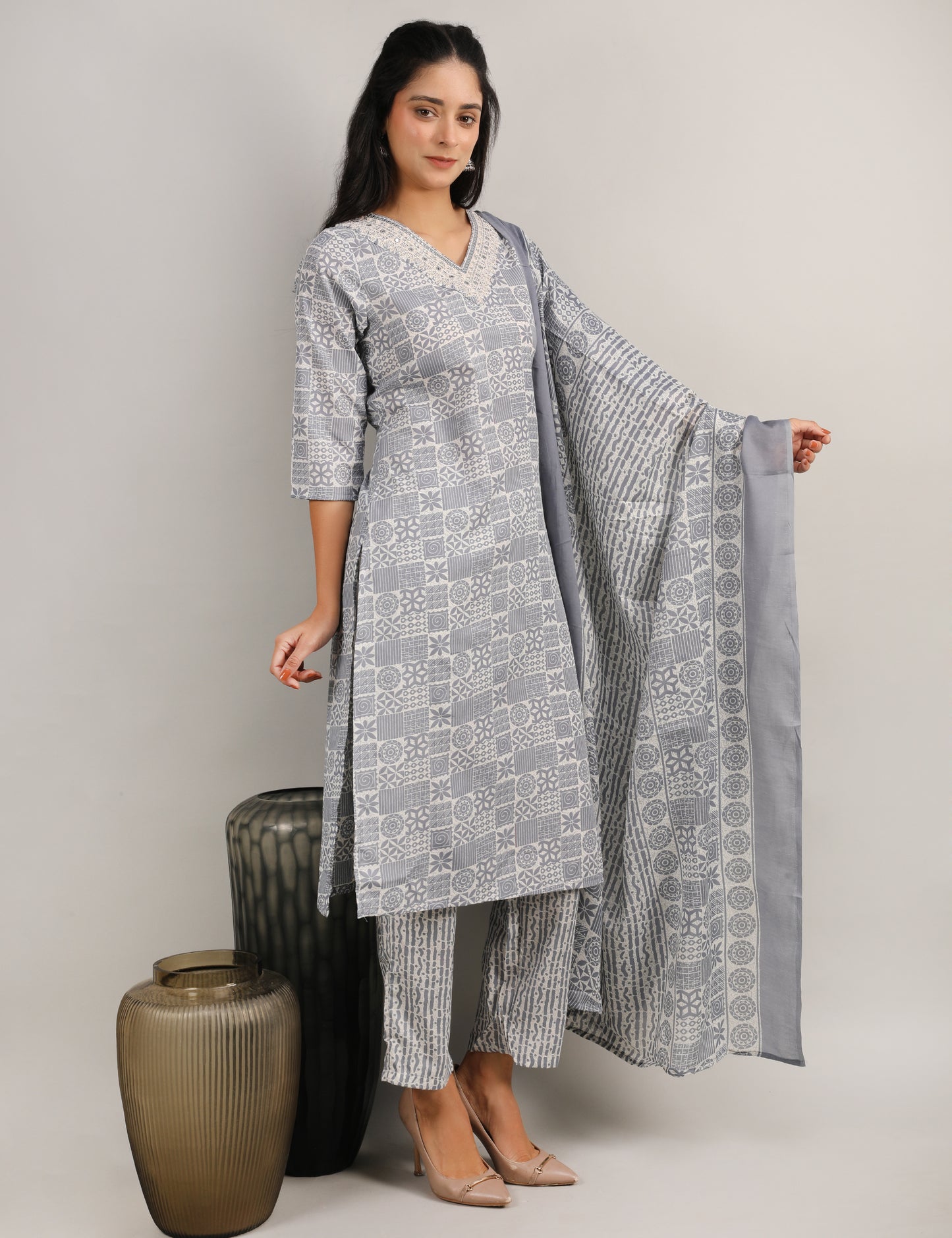 GREY COTTON PRINT STRAIGHT SUIT