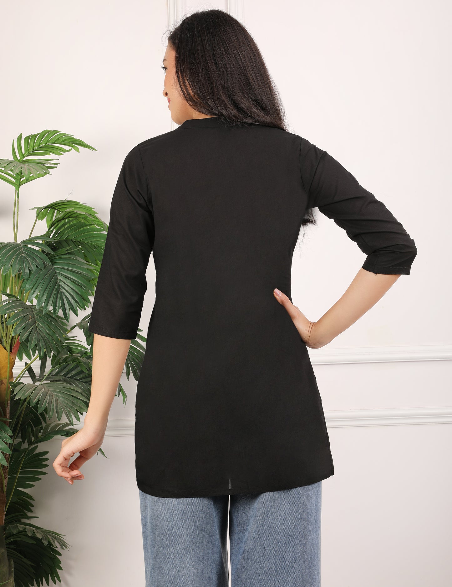SOLID BLACK COTTON SHORT KURTI