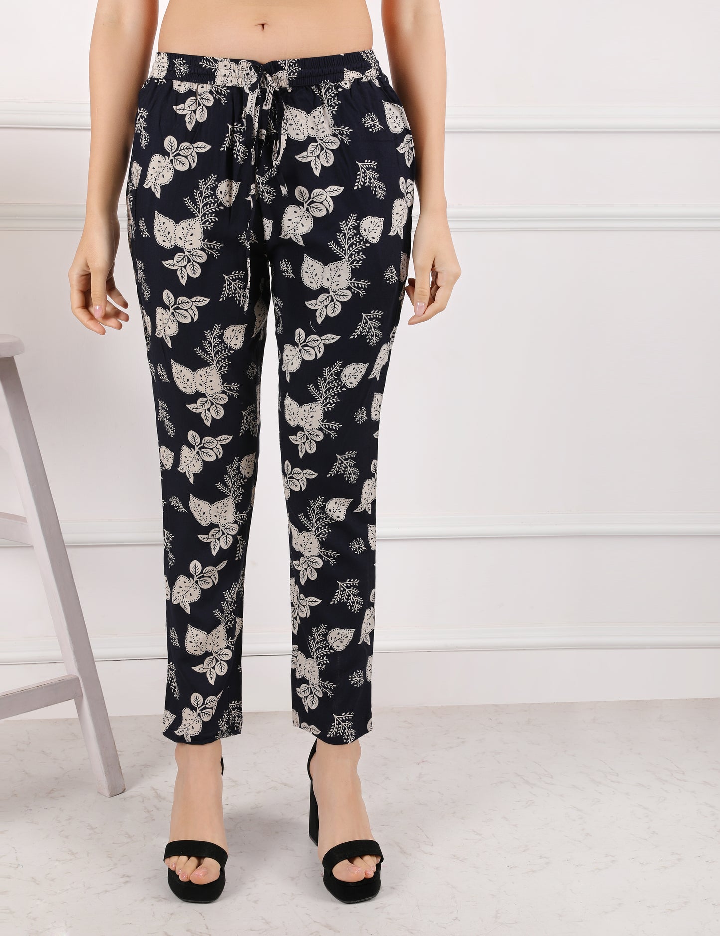 BLACK COTTON PRINT COLLAR KURTA