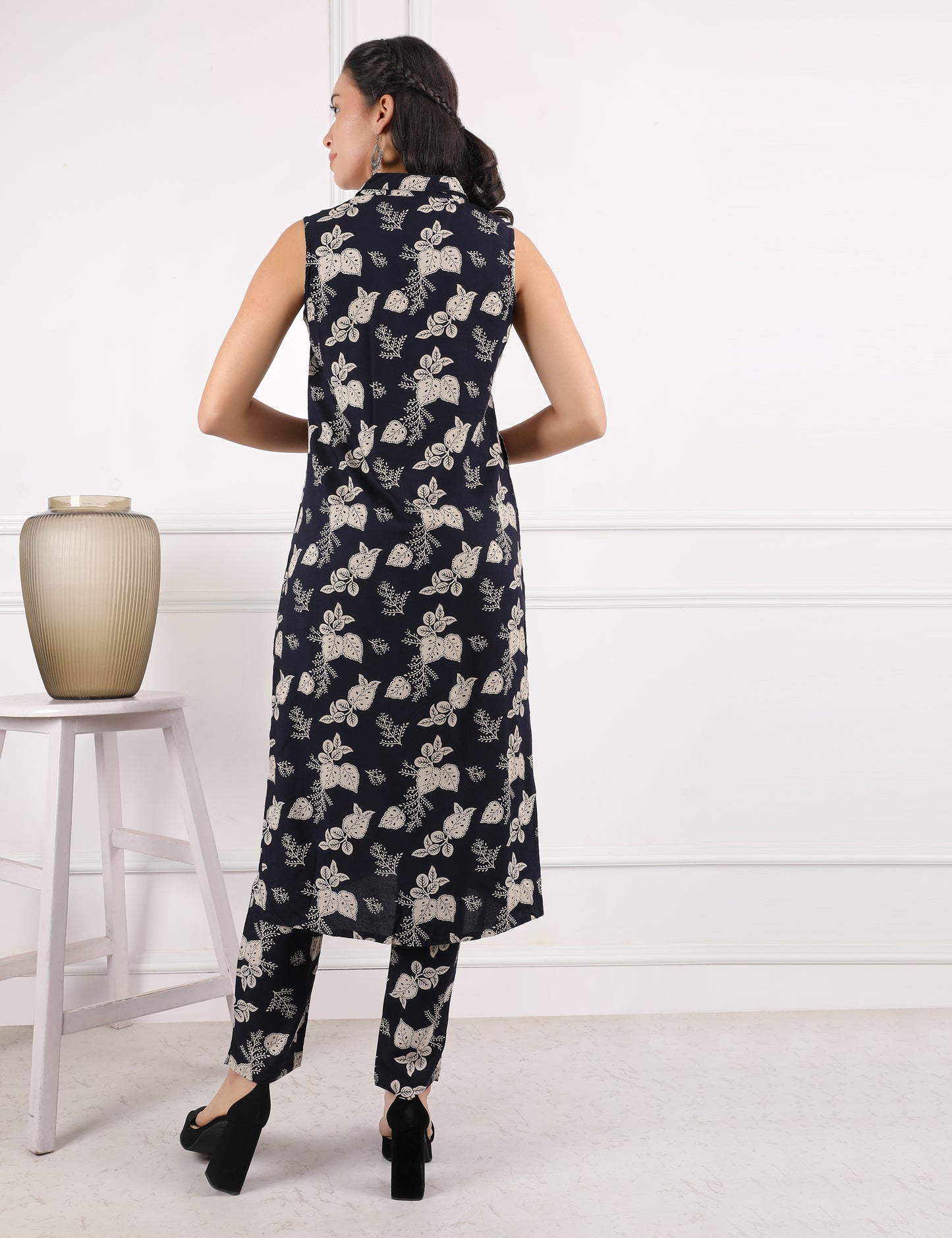 BLACK COTTON PRINT COLLAR KURTA